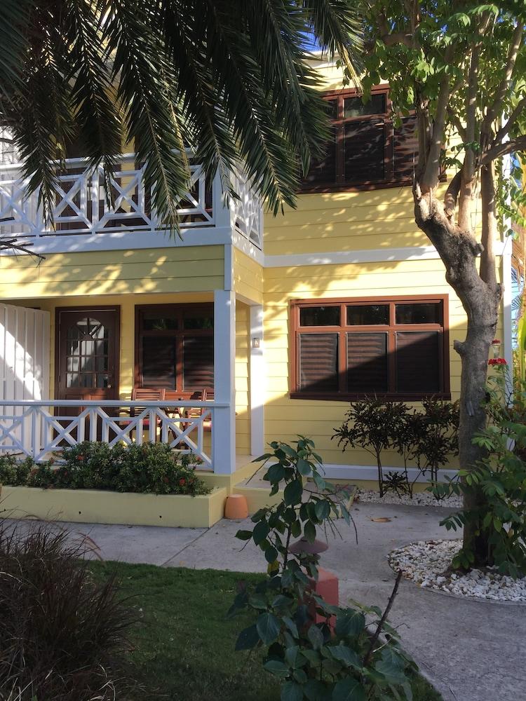 Buccaneer Beach Club Dickenson Bay Eksteriør bilde