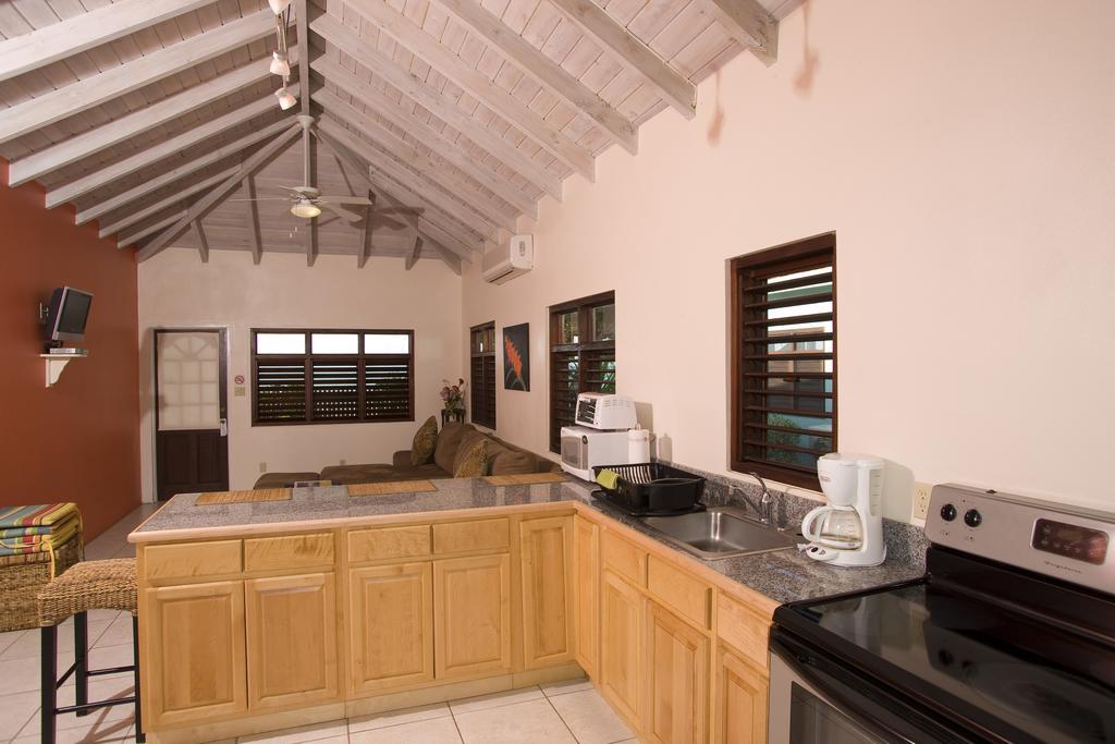 Buccaneer Beach Club Dickenson Bay Eksteriør bilde